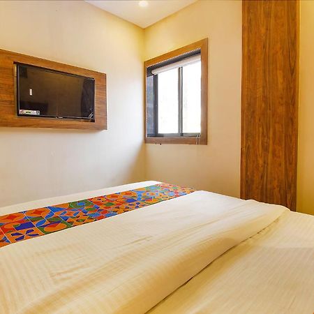 מומביי Fabhotel Peninsula - Nr Csmt Station מראה חיצוני תמונה